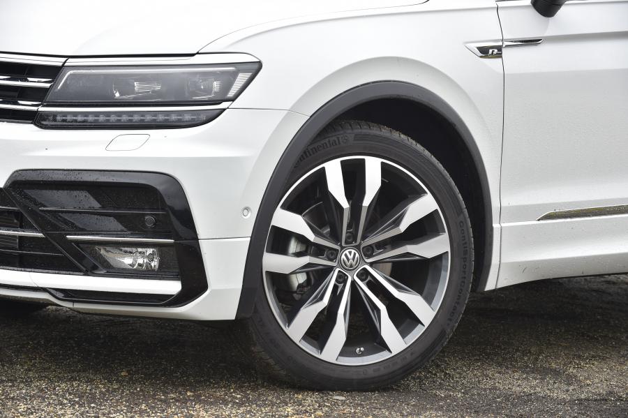 Колеса Volkswagen Tiguan R-Line 2016 года  (JP) (фото 15 из 15)